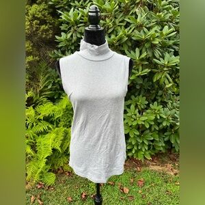 Croft & Barrow Light Gray Sleeveless Top